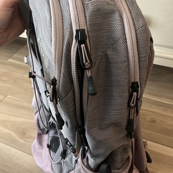 The Northface Boreali Backpack - Picture 2 of 5